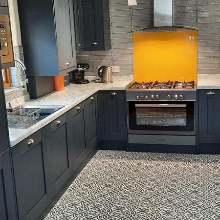 Newly Refurbished 2Nd Floor Apartment Lil Nauti Фоуї Екстер'єр фото